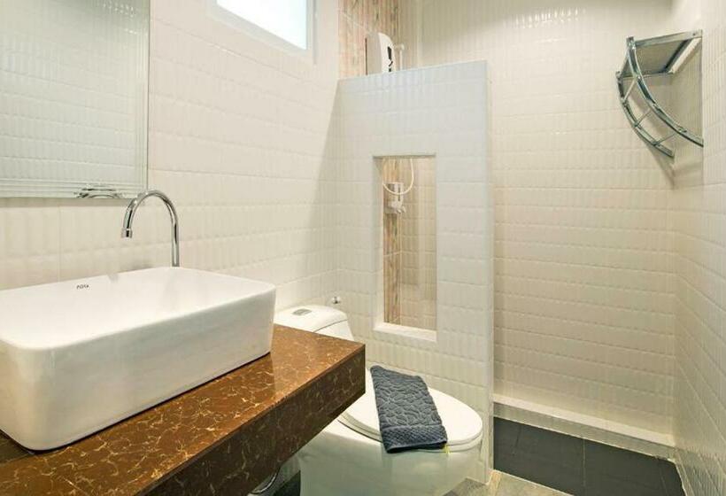 디럭스 트리플 룸, The Fong Krabi Resort