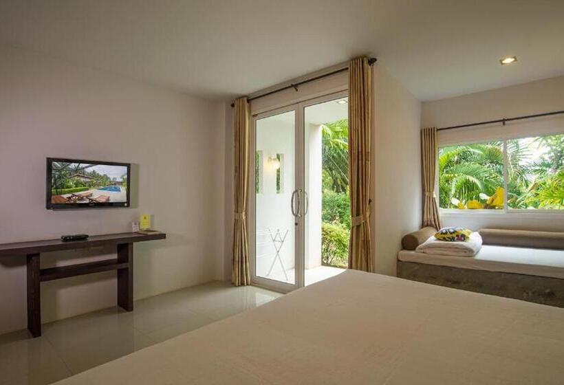 디럭스 트리플 룸, The Fong Krabi Resort