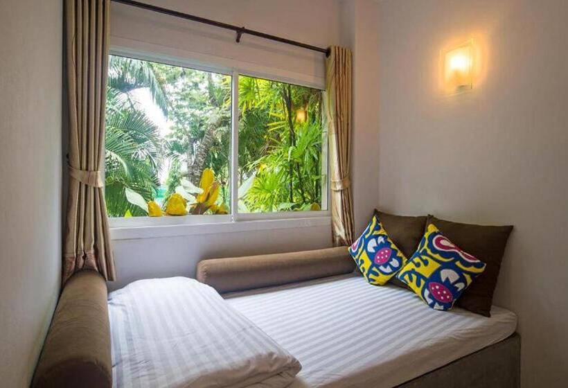 디럭스 트리플 룸, The Fong Krabi Resort