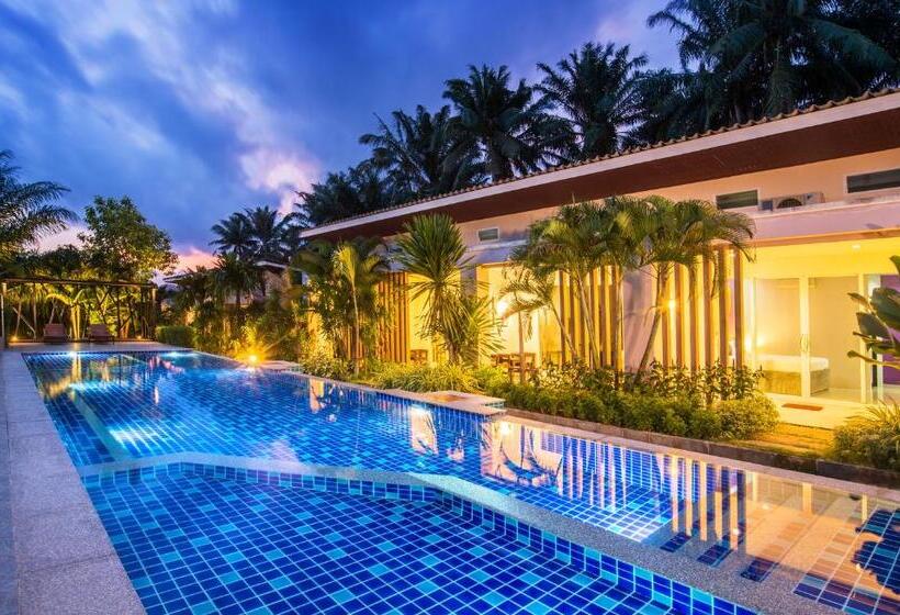 풀장 전망 디럭스 룸, The Fong Krabi Resort