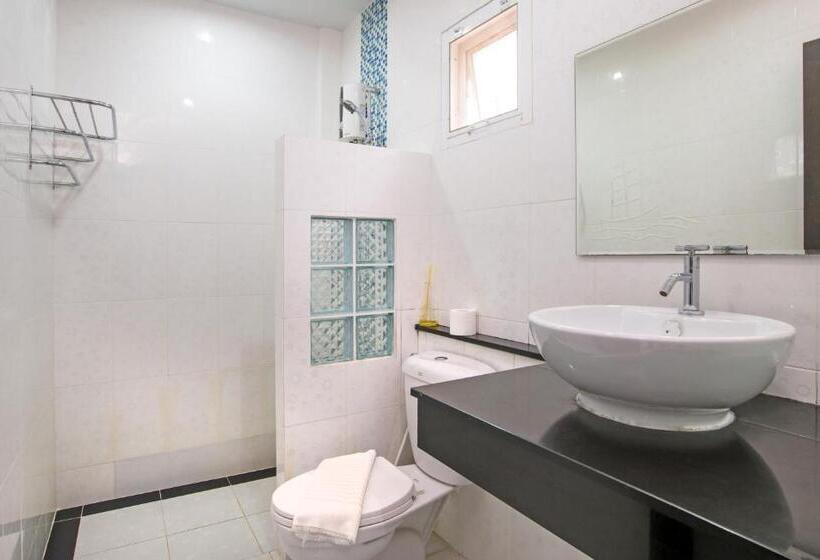 풀장 전망 디럭스 룸, The Fong Krabi Resort