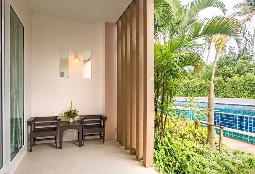 디럭스 트리플 룸, The Fong Krabi Resort