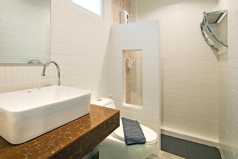 디럭스 트리플 룸, The Fong Krabi Resort