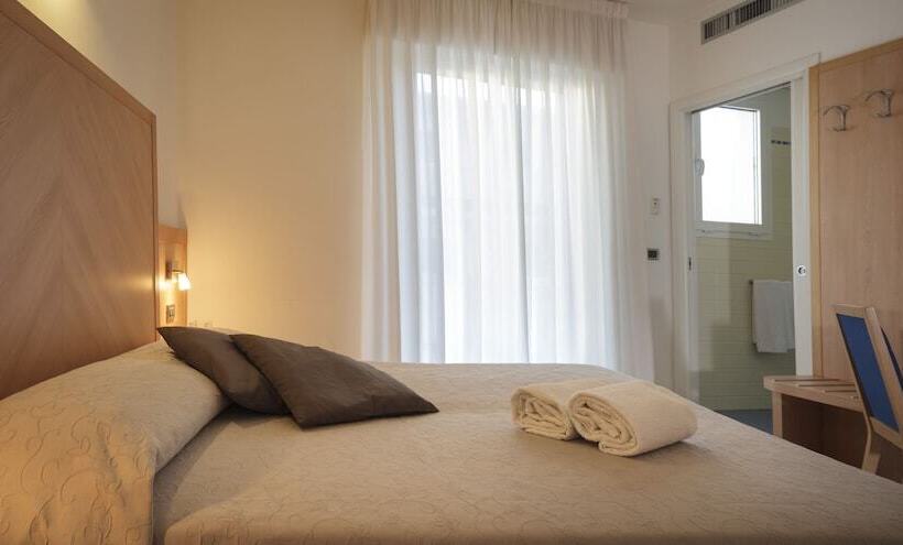 اتاق استاندارد سه نفره, Tropical