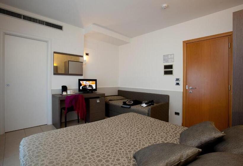 اتاق سه نفره سوپریور با چشم‌انداز دریا, Tropical