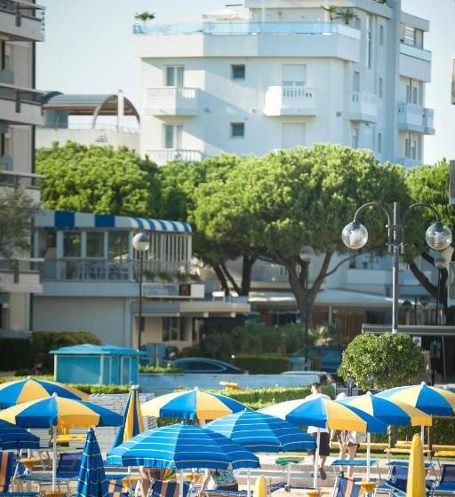 اتاق سه نفره سوپریور با چشم‌انداز دریا, Tropical