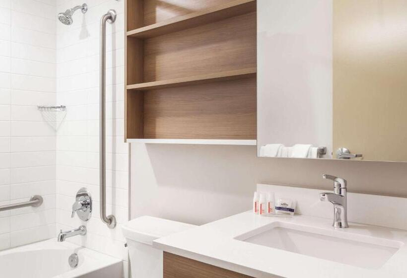 חדר סטנדרט, Microtel Casselman