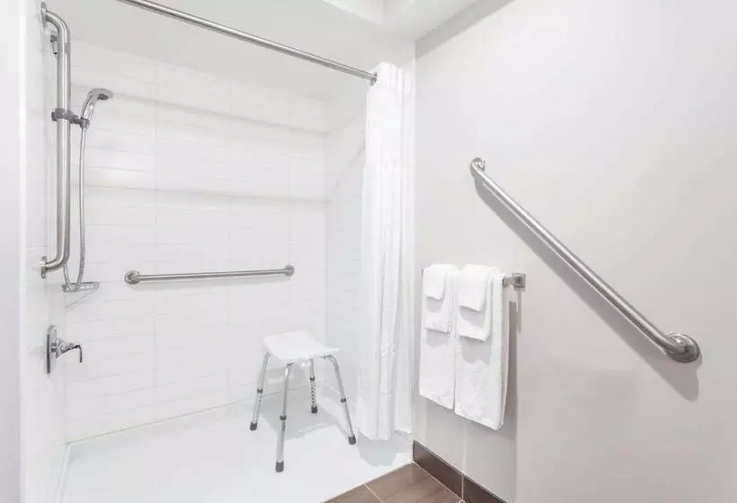 身障者適用スタンダードルーム, Microtel Casselman