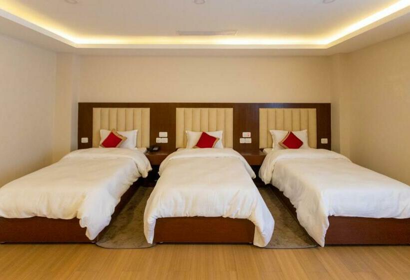 اتاق لوکس, Gorkha Garden