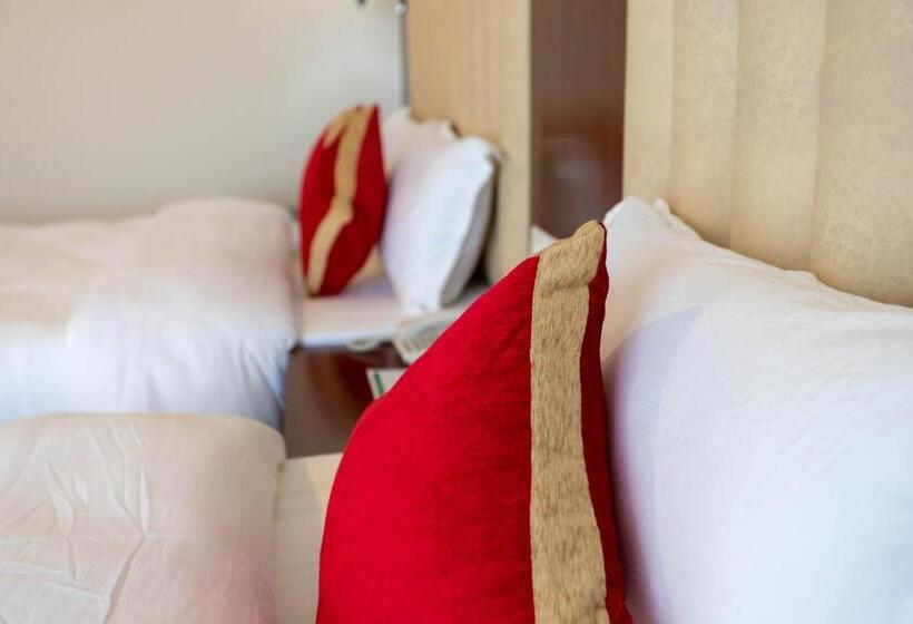 اتاق خانوادگی, Gorkha Garden