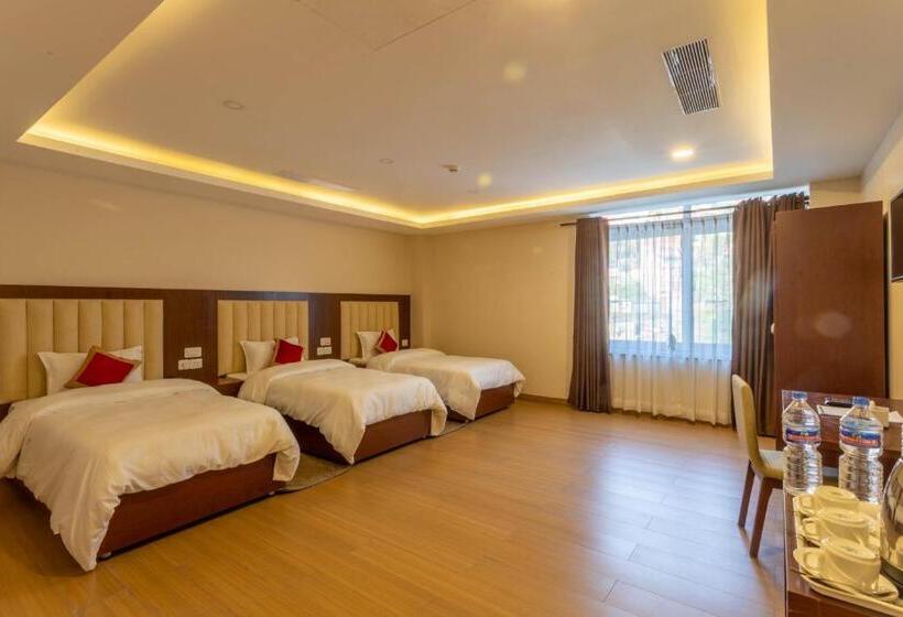 اتاق خانوادگی, Gorkha Garden