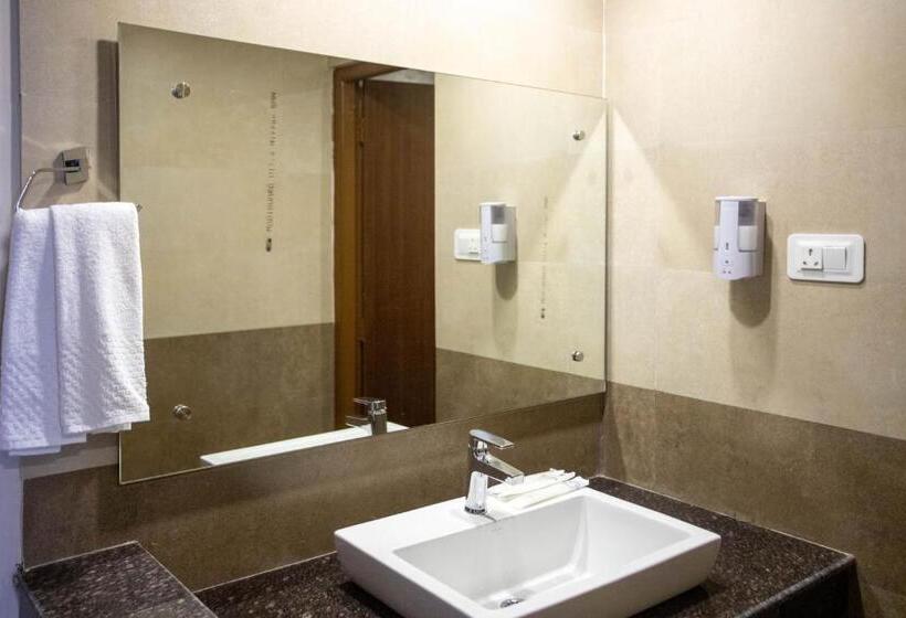 اتاق خانوادگی, Gorkha Garden