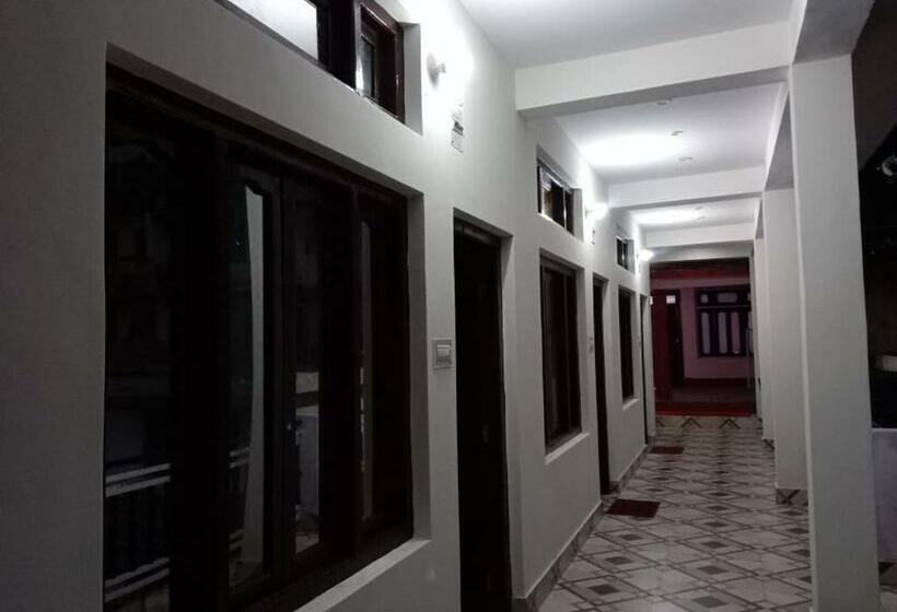 חדר סטנדרט, Raj Palace