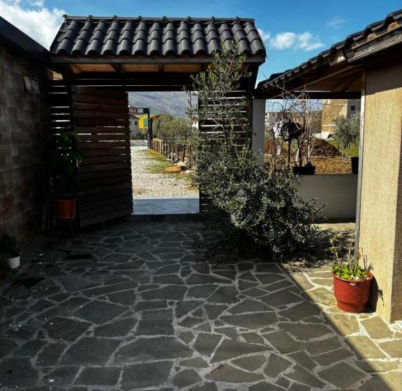 Номер Стандарт Трехместный, Bujtina Vjosa