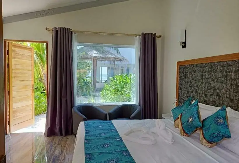 اتاق لوکس با چشم‌انداز دریا, Island Life Maldives Retreat & Spa