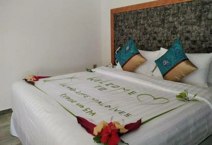 اتاق لوکس, Island Life Maldives Retreat & Spa