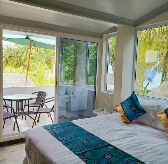اتاق خانوادگی با چشم‌انداز دریا, Island Life Maldives Retreat & Spa