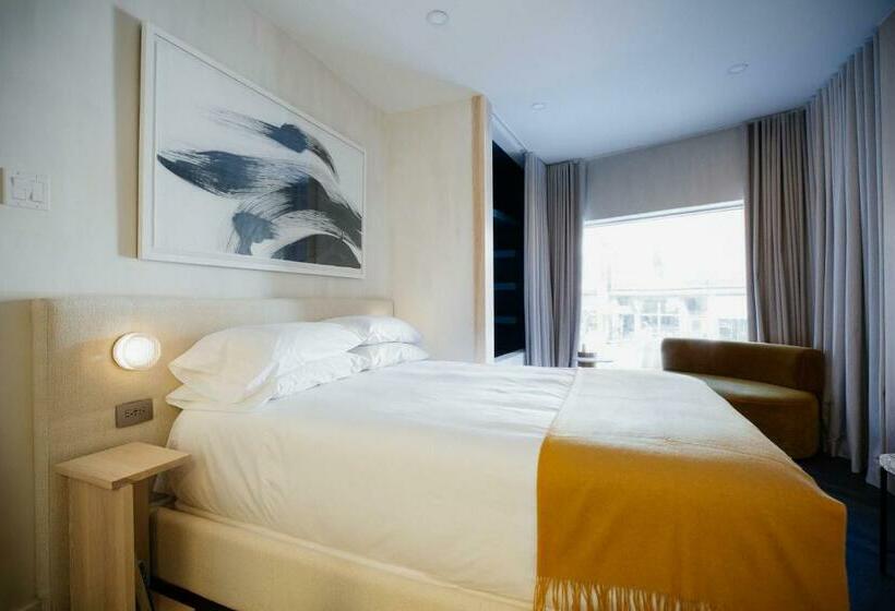 اتاق سوپریور, Ode