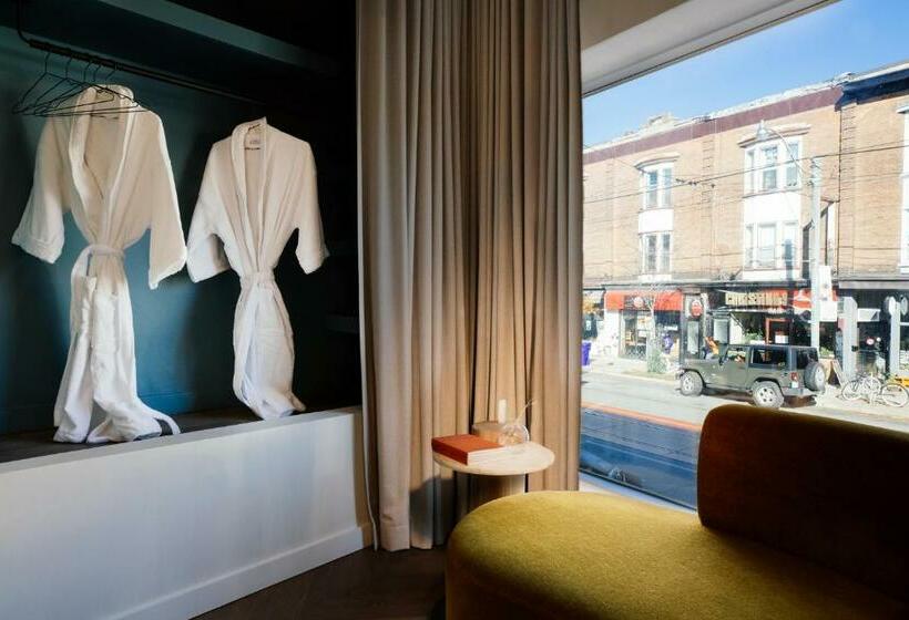 اتاق سوپریور, Ode