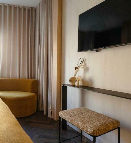 اتاق سوپریور, Ode