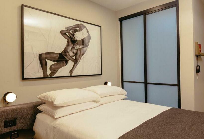 اتاق استاندارد, Ode