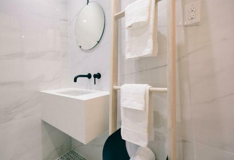 اتاق استاندارد, Ode