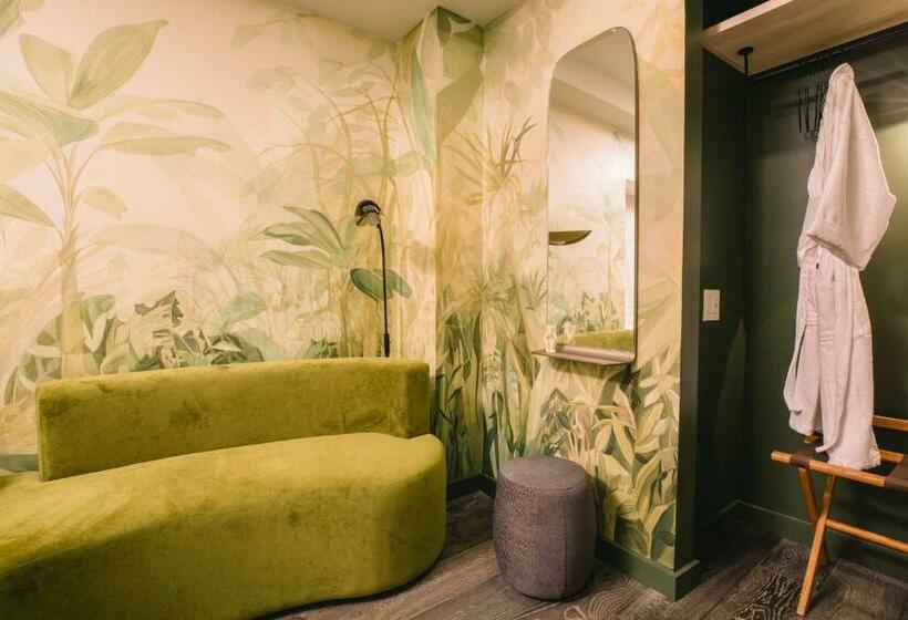 اتاق استاندارد, Ode