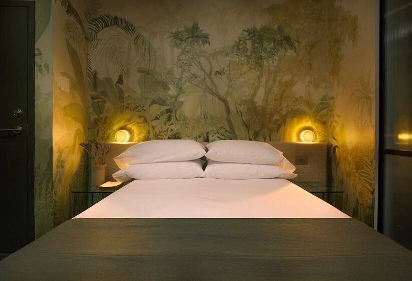 اتاق عادی, Ode