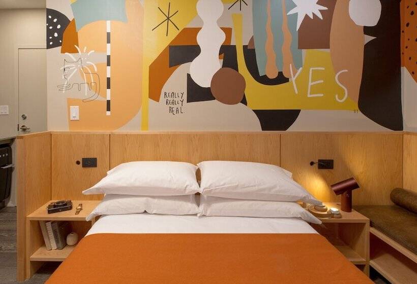 اتاق اکونومی, Ode