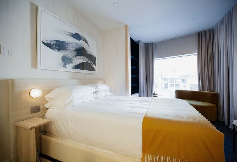 اتاق سوپریور, Ode