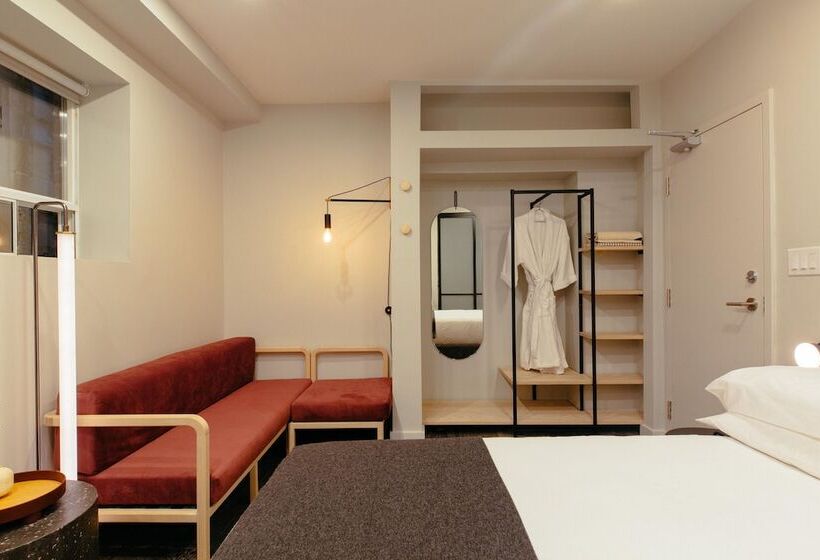 اتاق استاندارد, Ode