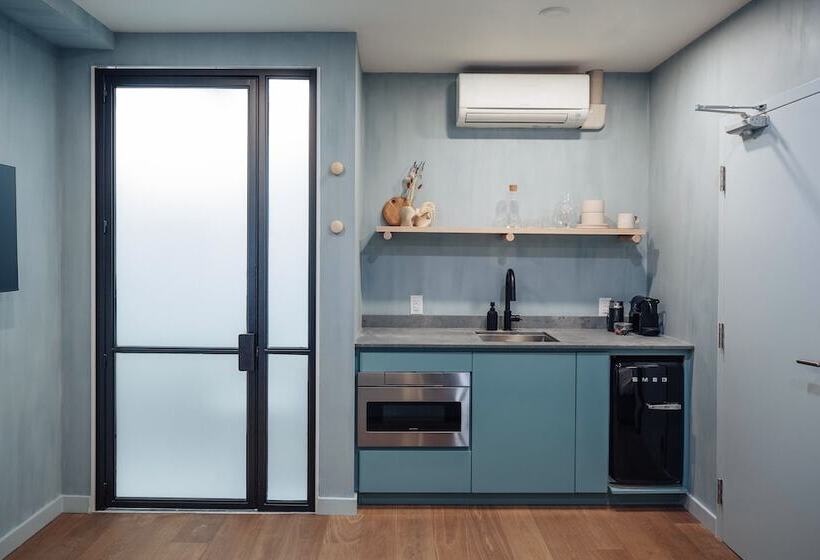 اتاق استاندارد, Ode