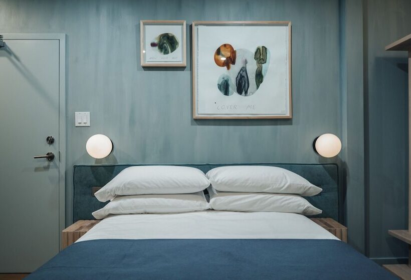 اتاق استاندارد, Ode