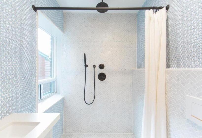 اتاق استاندارد, Ode