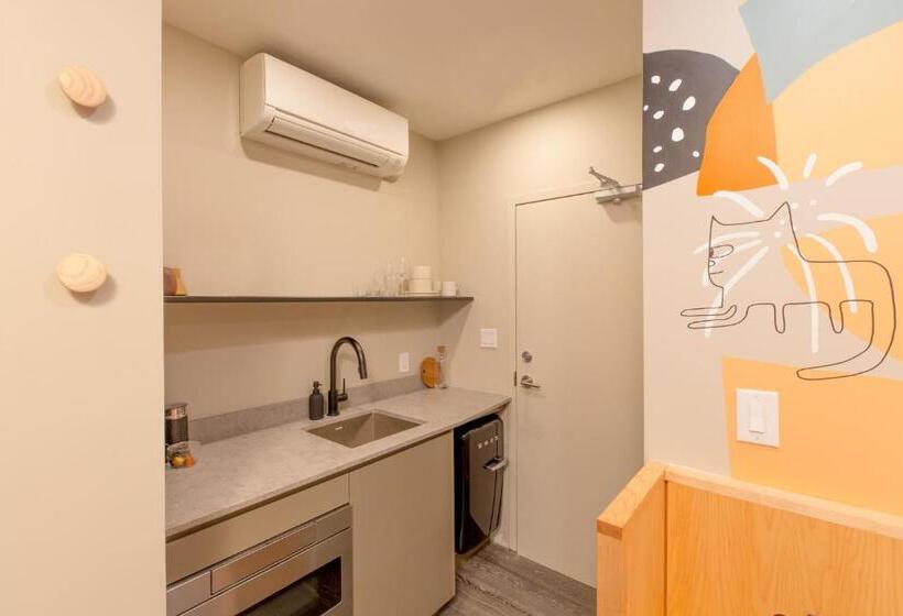 اتاق استاندارد, Ode