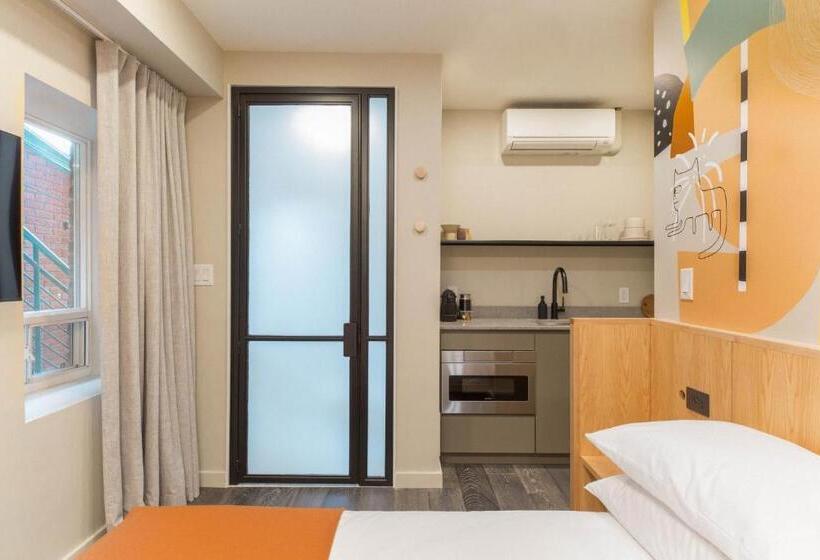 اتاق استاندارد, Ode