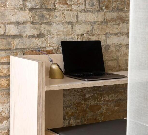 اتاق اکونومی, Ode