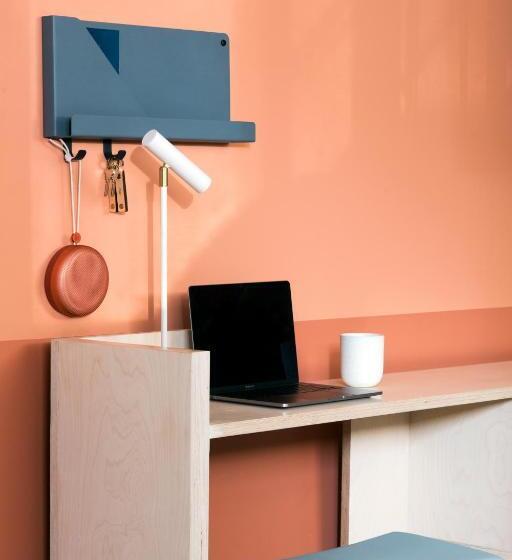 اتاق عادی, Ode