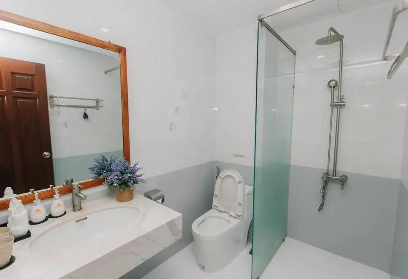 اتاق سه نفره دلوکس با چشم‌انداز دریا, Cali Hotel Quy Nhon