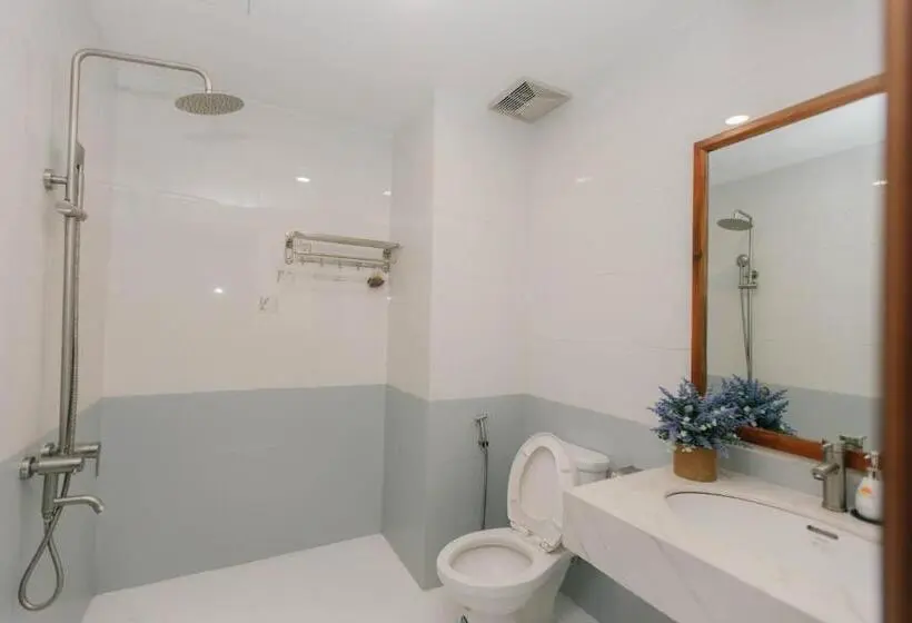 اتاق لوکس با تخت بزرگ, Cali Hotel Quy Nhon