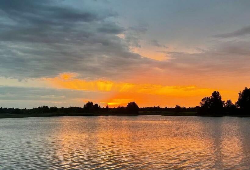 اتاق استاندارد, Buru Guru Viesu Nams Zīdu Kolns