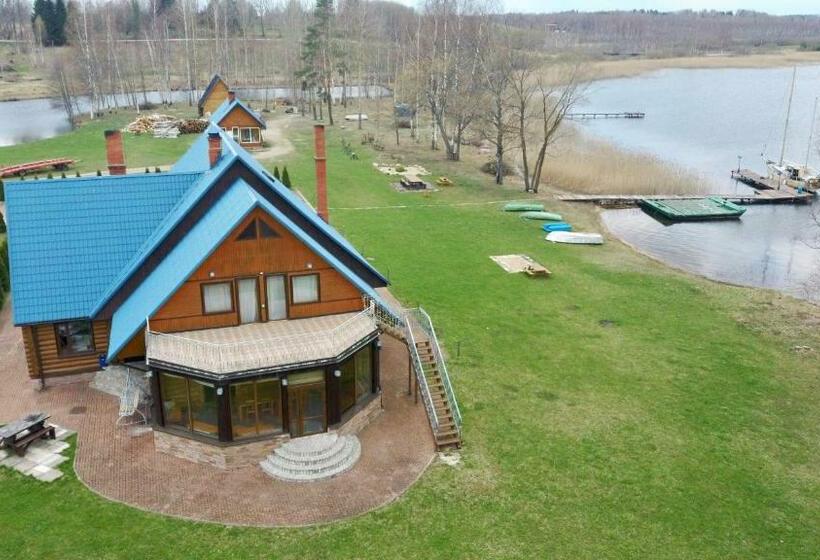 اتاق استاندارد, Buru Guru Viesu Nams Zīdu Kolns