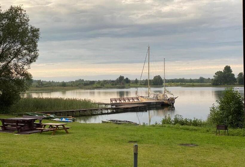 اتاق استاندارد با تخت بزرگ, Buru Guru Viesu Nams Zīdu Kolns