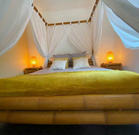 Номер Стандарт Вид на Бассейн, Kourline Villalunoterie Futuroscope Piscine Spa