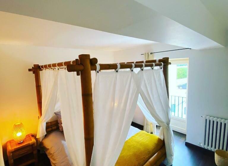 Номер Стандарт Вид на Бассейн, Kourline Villalunoterie Futuroscope Piscine Spa