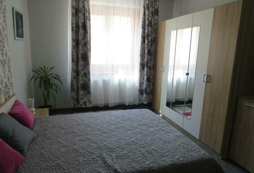 침실 3개 아파트, Pásztor Fogadó