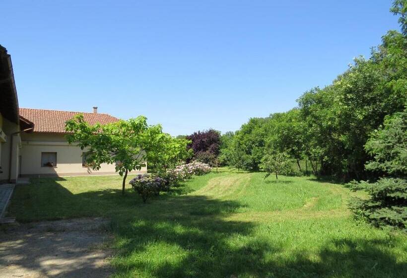 침실 3개 아파트, Pásztor Fogadó