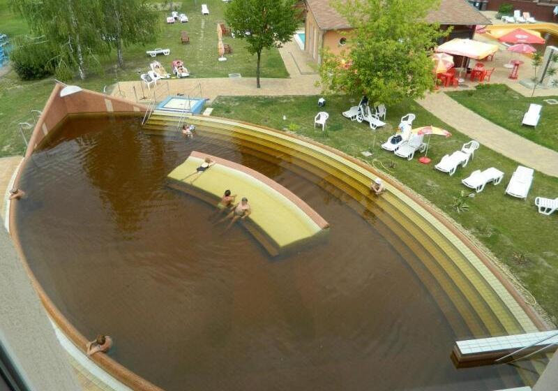 침실 3개 아파트, Pásztor Fogadó