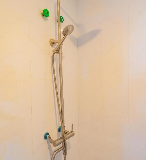 اتاق استاندارد سه نفره, Luffy