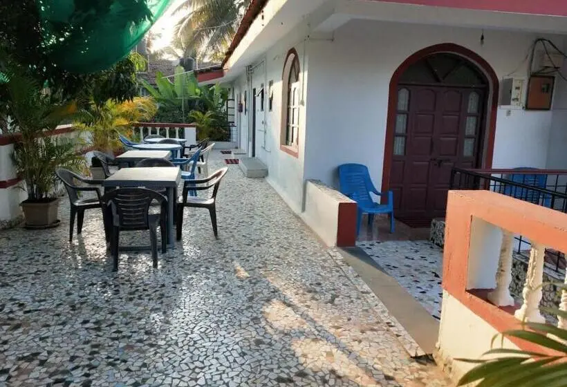バルコニー付スイート, Alexmarie Guest House 5 Min To Candolim Beach